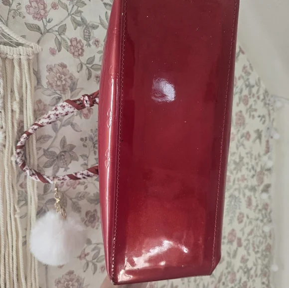 Louis Vuitton Wilshire PM in red Monogram Vernis leather ❤️ - Picture 5 of 13